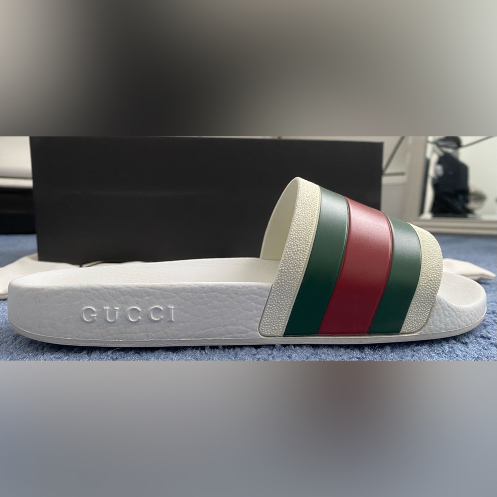 Gucci Men's Signature Stripe Slide Sandals in White (6UK)